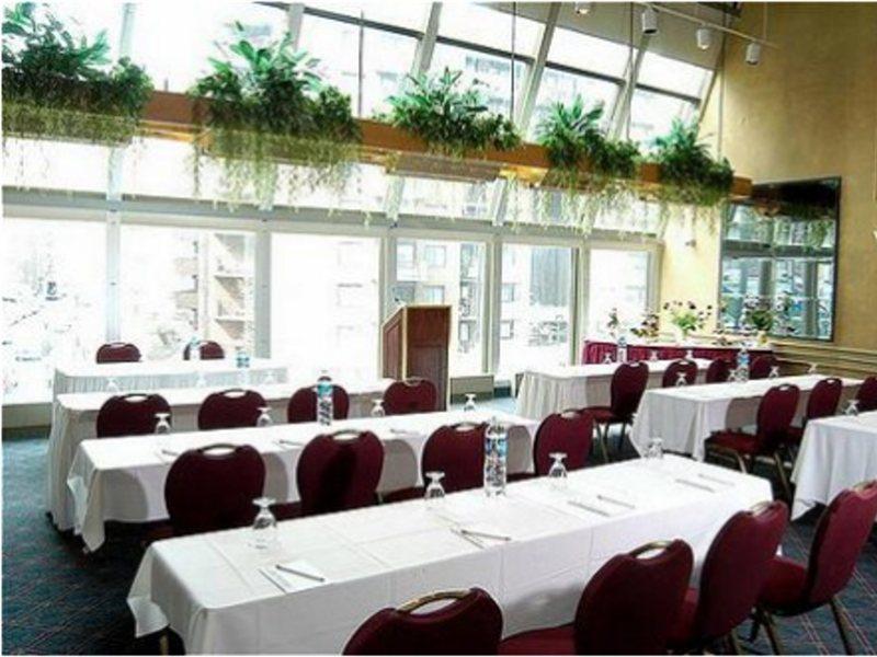 Holiday Inn Montreal Midtown Buitenkant foto