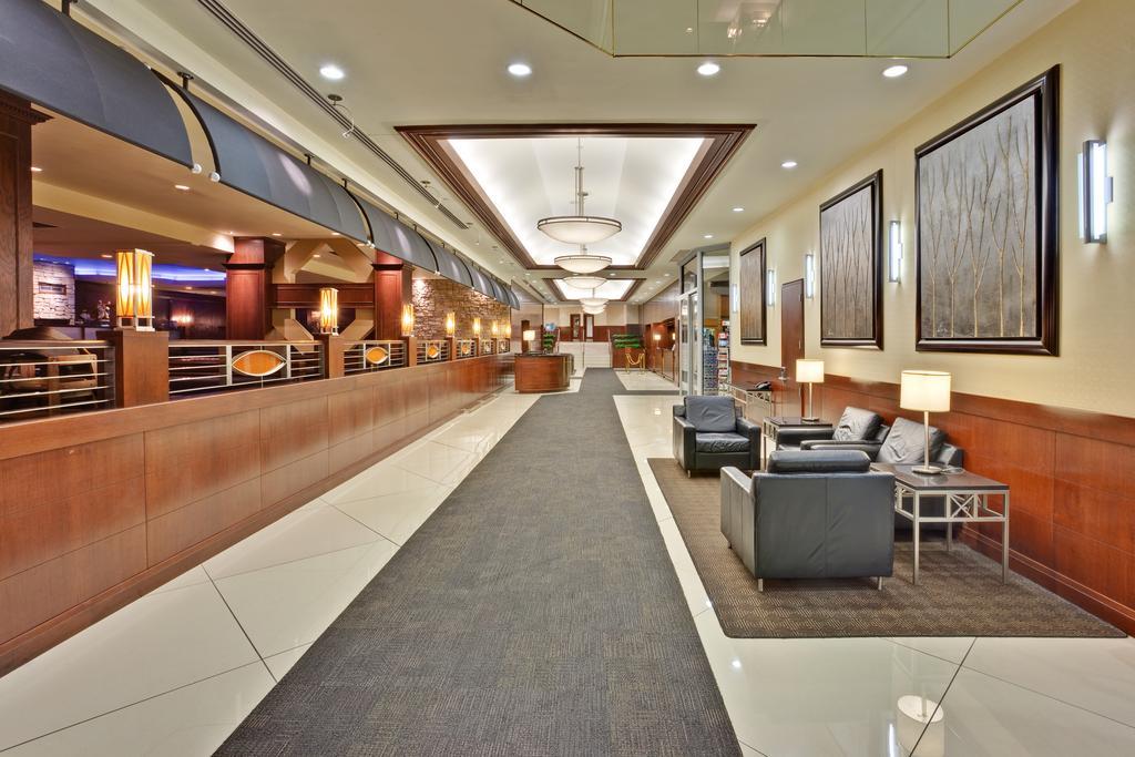 Holiday Inn Montreal Midtown Buitenkant foto