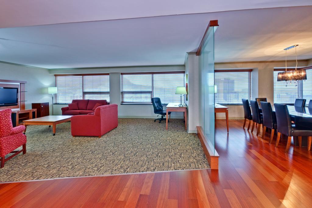 Holiday Inn Montreal Midtown Buitenkant foto