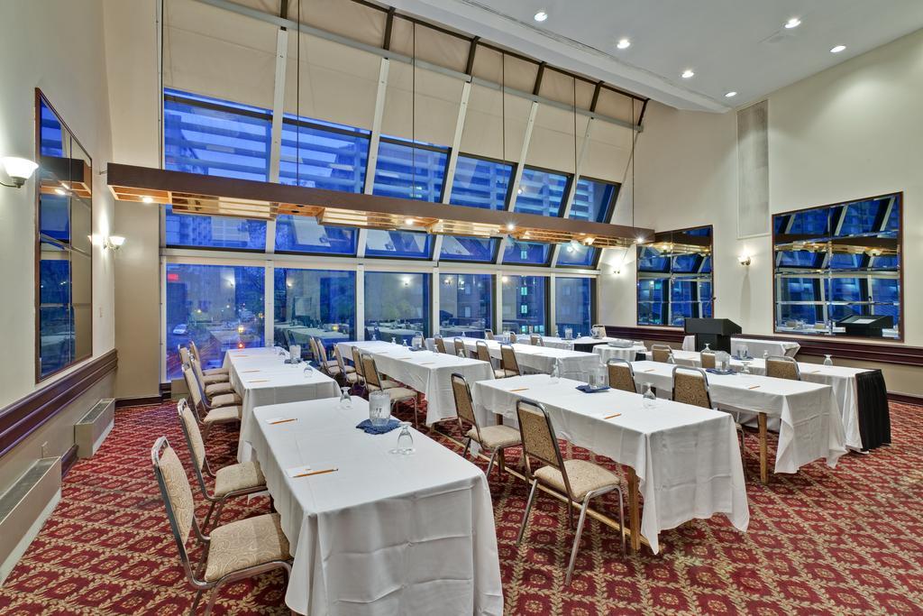 Holiday Inn Montreal Midtown Buitenkant foto