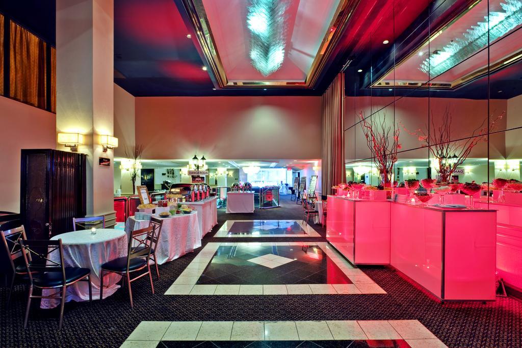Holiday Inn Montreal Midtown Buitenkant foto